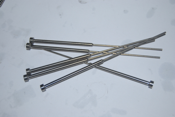 DIN1530C DIN1530CH แม่พิมพ์หมุดสแควร์อีเจ็คเตอร์, ไหล่ DME Die Ejector Pins