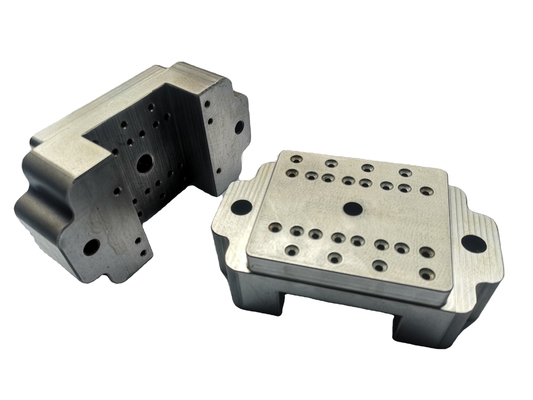 S136 เครื่องกลึง CNC ชิ้นส่วนโลหะมีค่า EDM เจาะแม่พิมพ์ Core Cavity