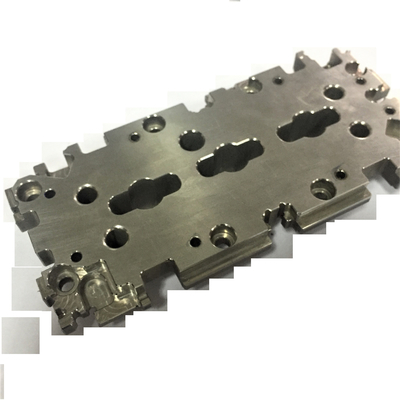 S50CH13 718 ชิ้นส่วนกัด CNC SKD61 อลูมิเนียม CNC Milling Service Core Mould Core Cavity
